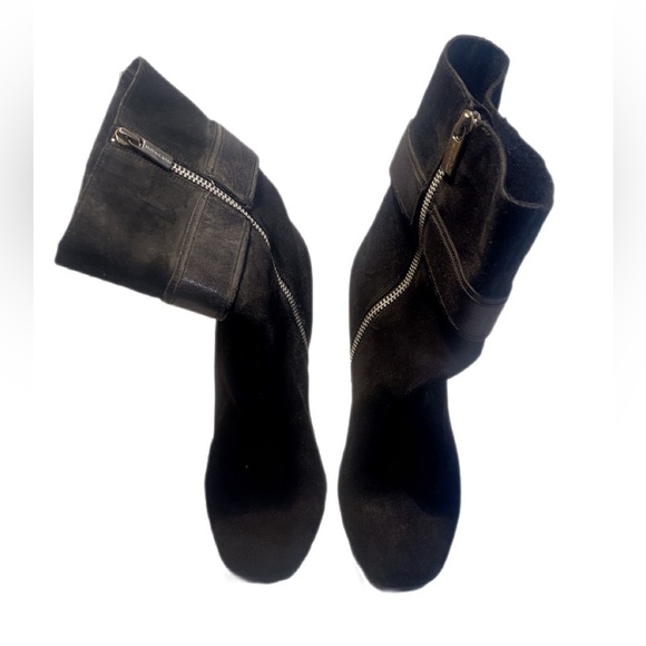 Michael Kors Trendy Silver grommets Black suede stacked Heeled Ankle Boots 38.5 - Picture 3 of 8